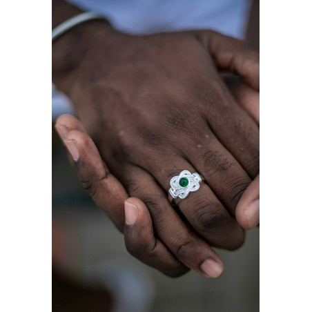 Mattenklopper ring groene steen. Surinaamse sieraden. Surinaamse ring.